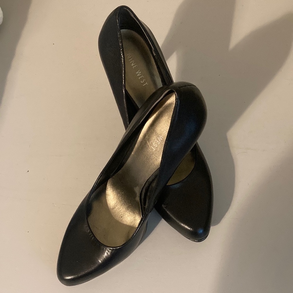 GUC Nine West Black Heels Size 9.5